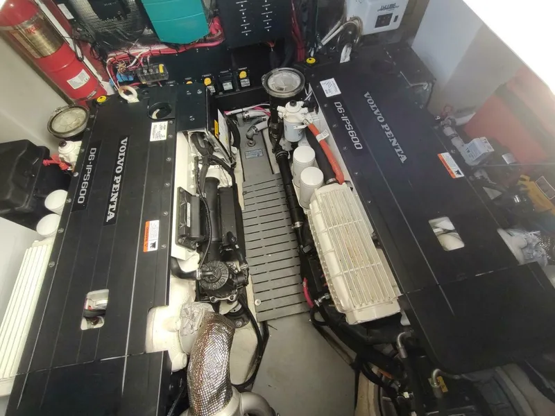 Slide: The Image of Regal 42 Fly 2021 - 5860295