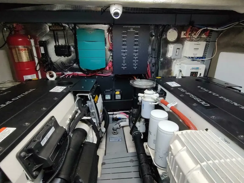 Slide: The Image of Regal 42 Fly 2021 - 5860296