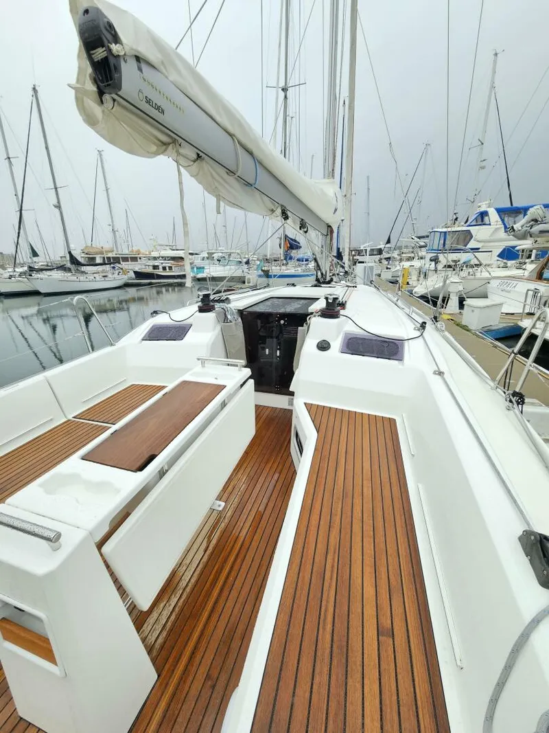 Slide: The Image of Beneteau 34 2023 - 5860544