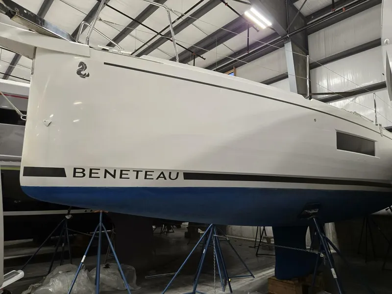 Slide: The Image of Beneteau Oceanis 30.1 2021 - 5860566