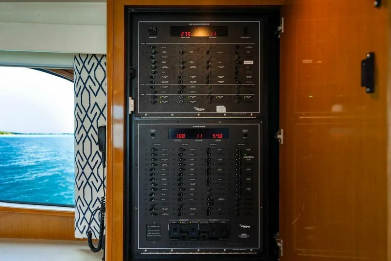 Slide: The Image of Viking 55 Convertible 1999 - 5861372