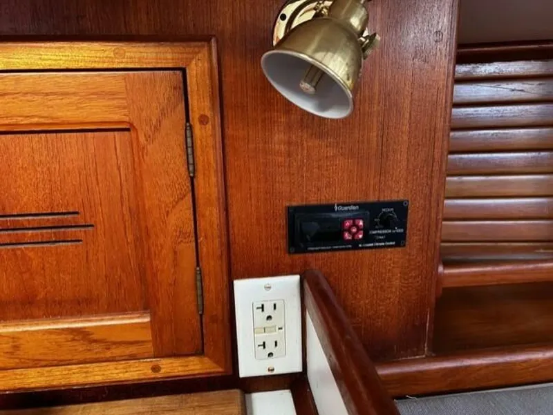 Slide: The Image of Dickerson Tri-Cabin 1986 - 5861584