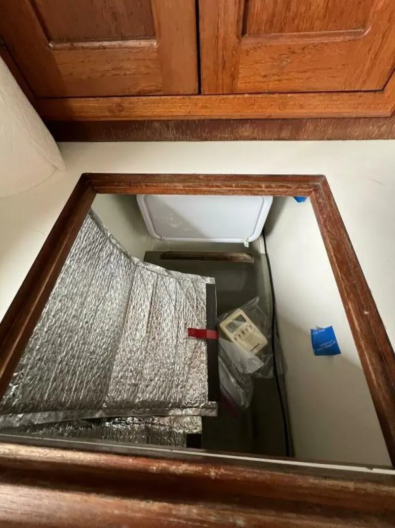 Slide: The Image of Dickerson Tri-Cabin 1986 - 5874213