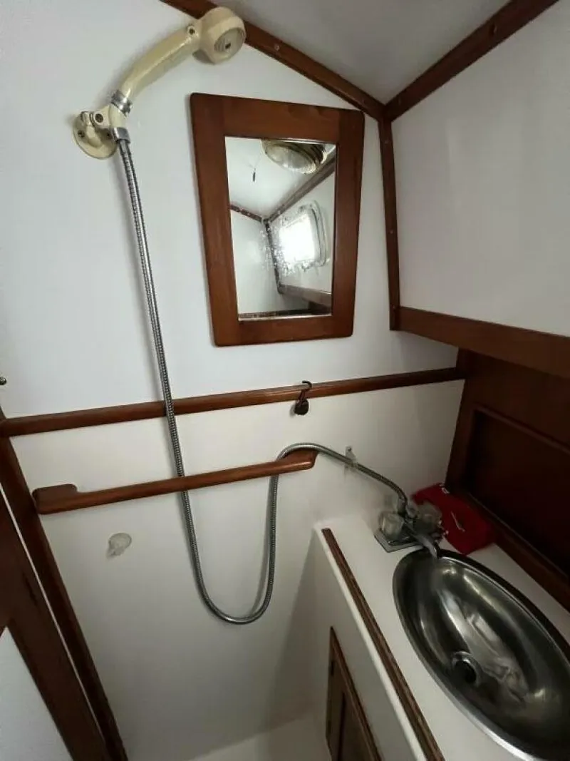 Slide: The Image of Dickerson Tri-Cabin 1986 - 5874224