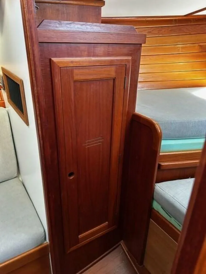 Slide: The Image of Dickerson Tri-Cabin 1986 - 5861580