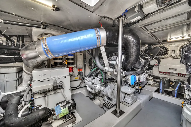 Slide: The Image of Azimut 64 FLY 2012 - 5862222