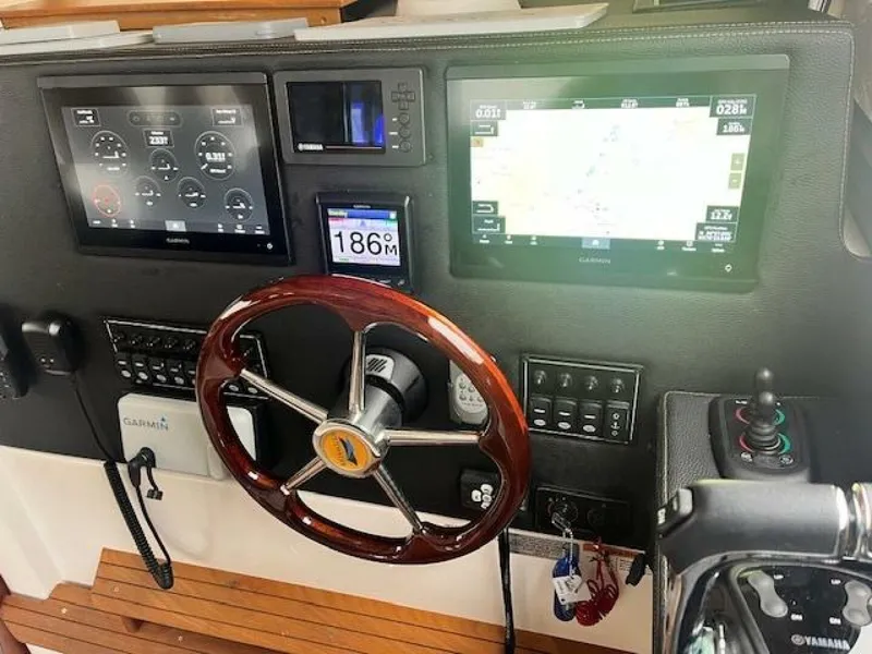 Slide: The Image of Cutwater 32 CB 2021 - 5862416