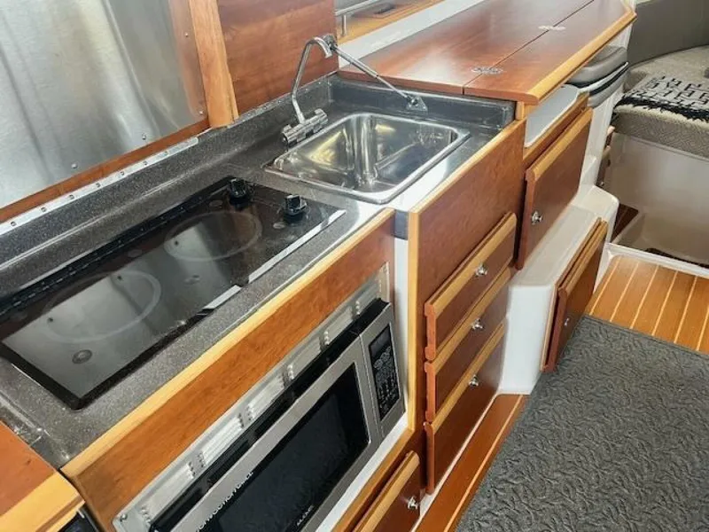 Slide: The Image of Cutwater 32 CB 2021 - 5862417