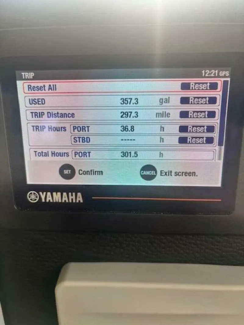 Slide: The Image of Cutwater 32 CB 2021 - 5862418