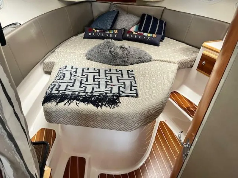 Slide: The Image of Cutwater 32 CB 2021 - 5862421