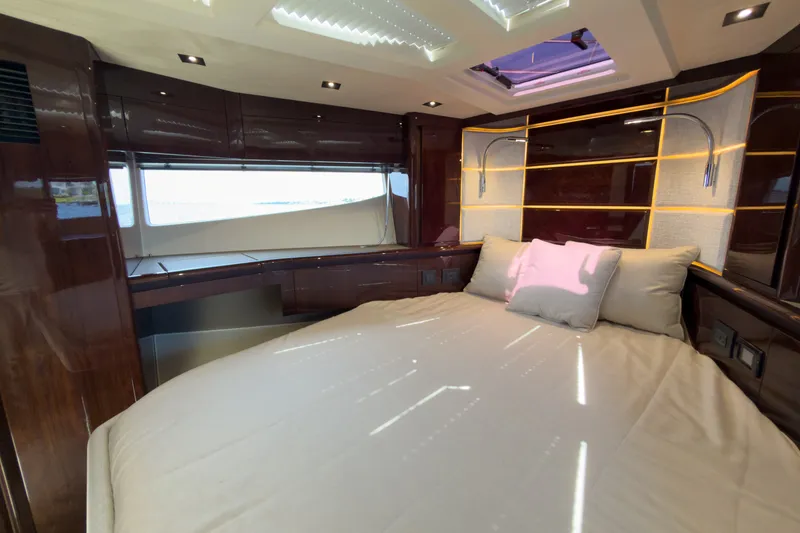 Slide: The Image of Galeon 500 FLY 2026 - 6768473