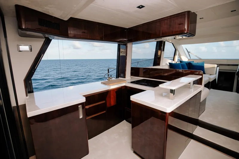 Slide: The Image of Galeon 500 FLY 2026 - 5878452