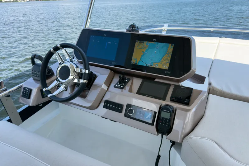Slide: The Image of Galeon 500 FLY 2026 - 6768426