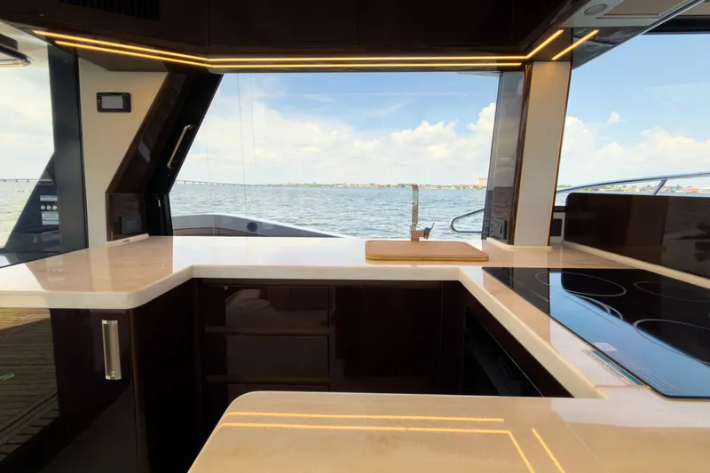 Slide: The Image of Galeon 500 FLY 2026 - 6768436