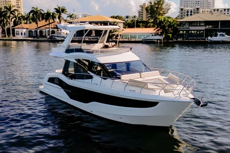 Slide: The Image of Galeon 500 FLY 2026 - 5878418