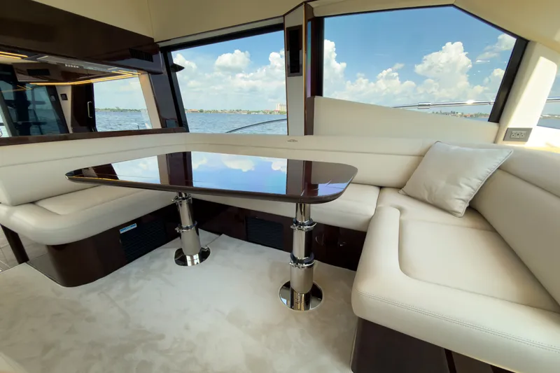 Slide: The Image of Galeon 500 FLY 2026 - 6768443
