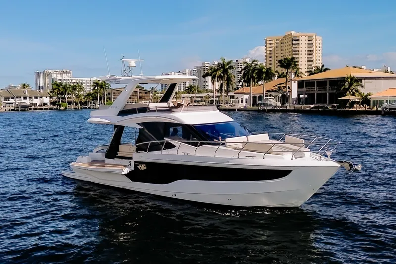 Slide: The Image of Galeon 500 FLY 2026 - 5878419