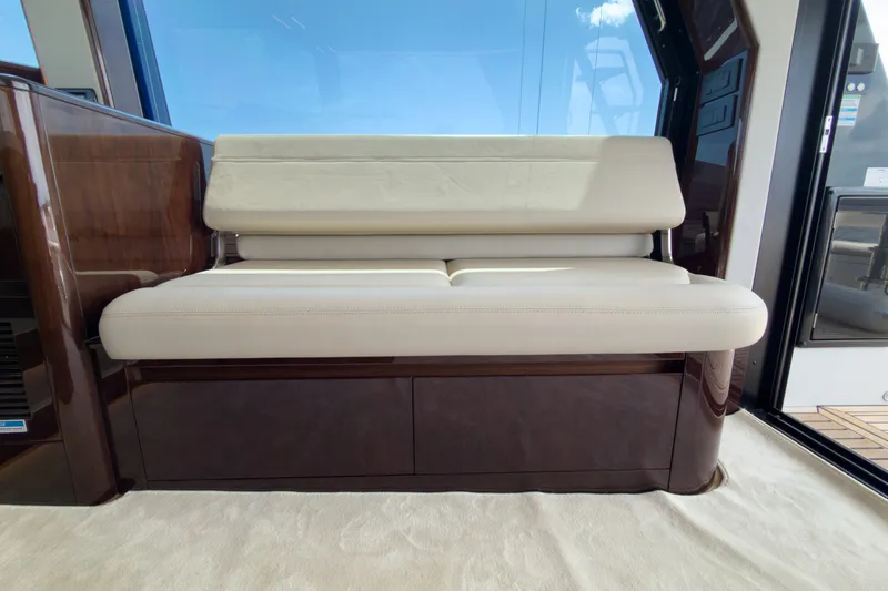 Slide: The Image of Galeon 500 FLY 2026 - 6768441