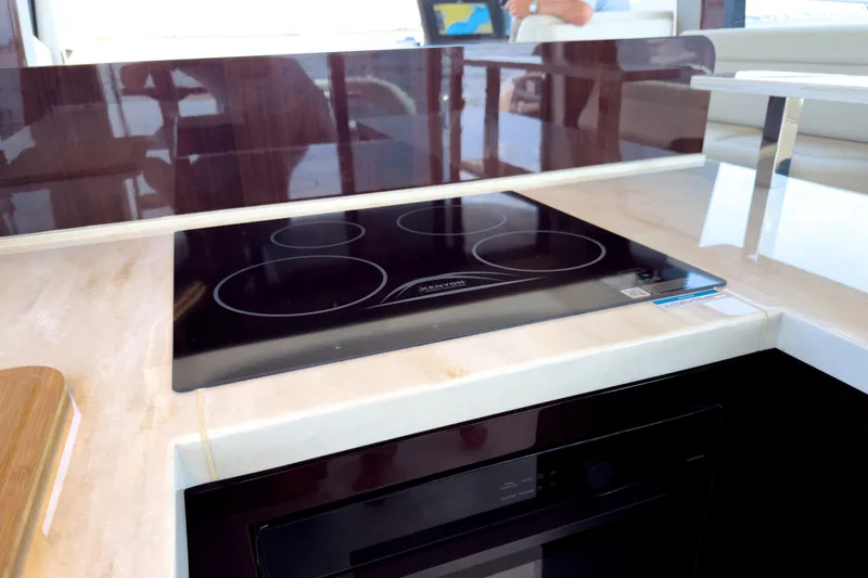 Slide: The Image of Galeon 500 FLY 2026 - 6768435