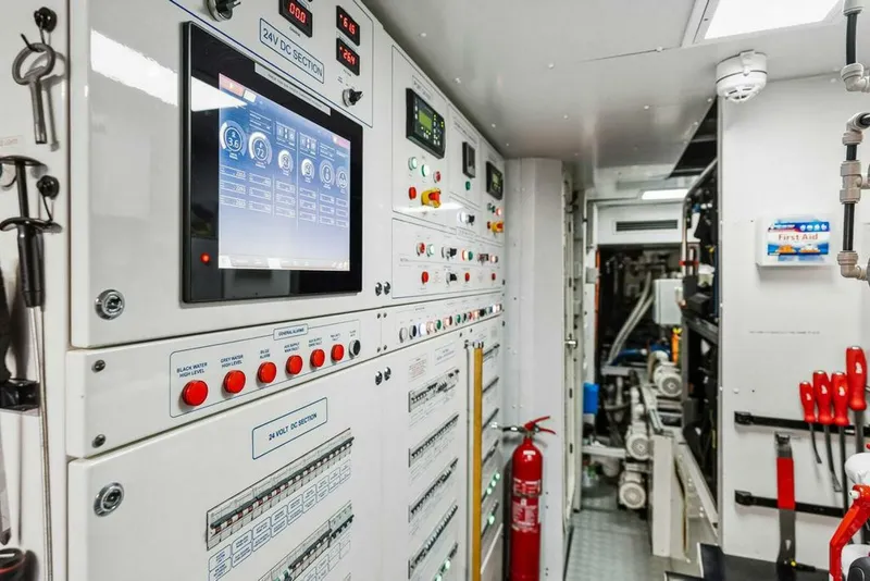 Slide: The Image of Custom CL120 2018 - 5862775