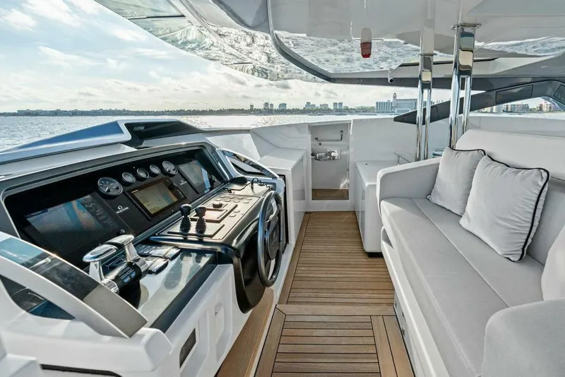 Slide: The Image of Custom CL120 2018 - 5862679