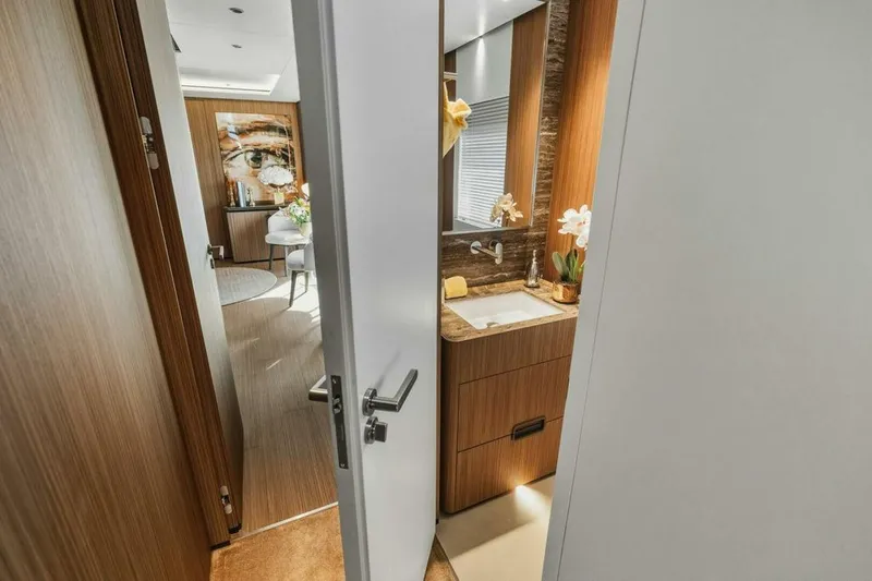 Slide: The Image of Custom CL120 2018 - 5862716