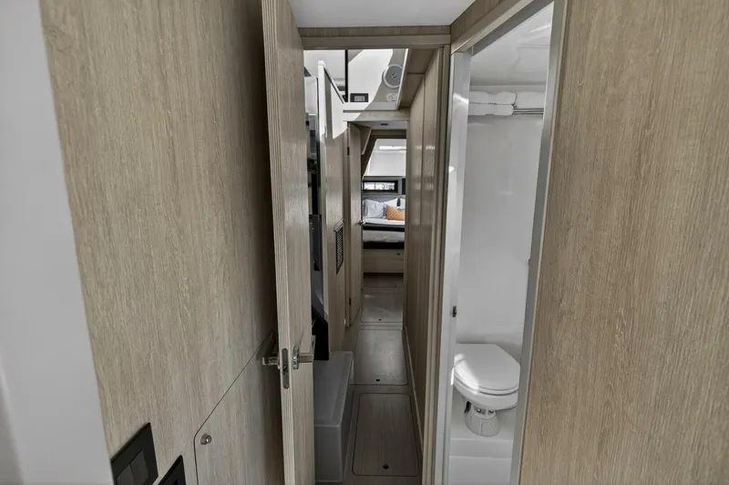 Slide: The Image of Leopard 45 2019 - 5887808