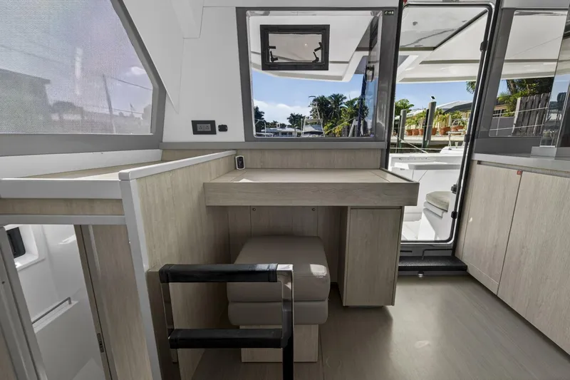 Slide: The Image of Leopard 45 2019 - 5887772