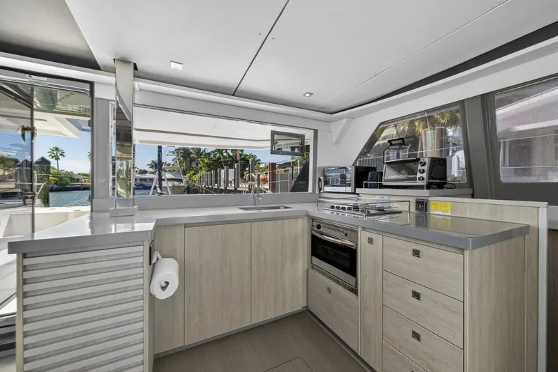 Slide: The Image of Leopard 45 2019 - 5887774