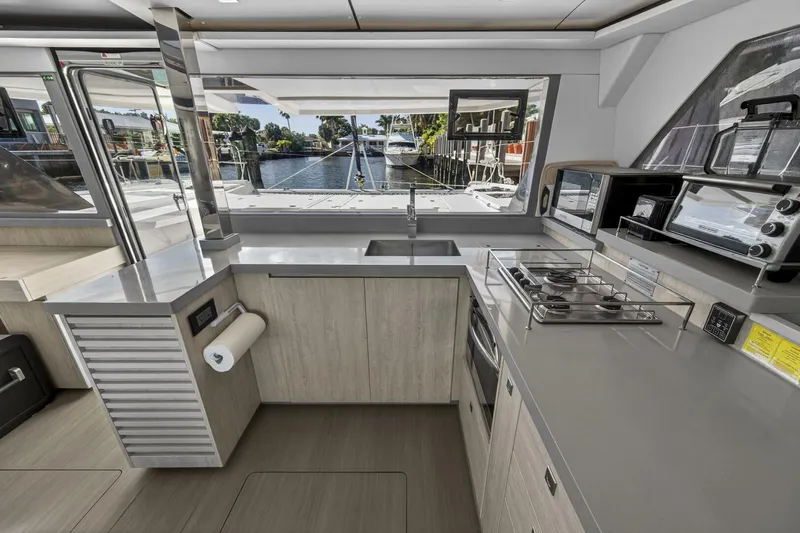 Slide: The Image of Leopard 45 2019 - 5887776