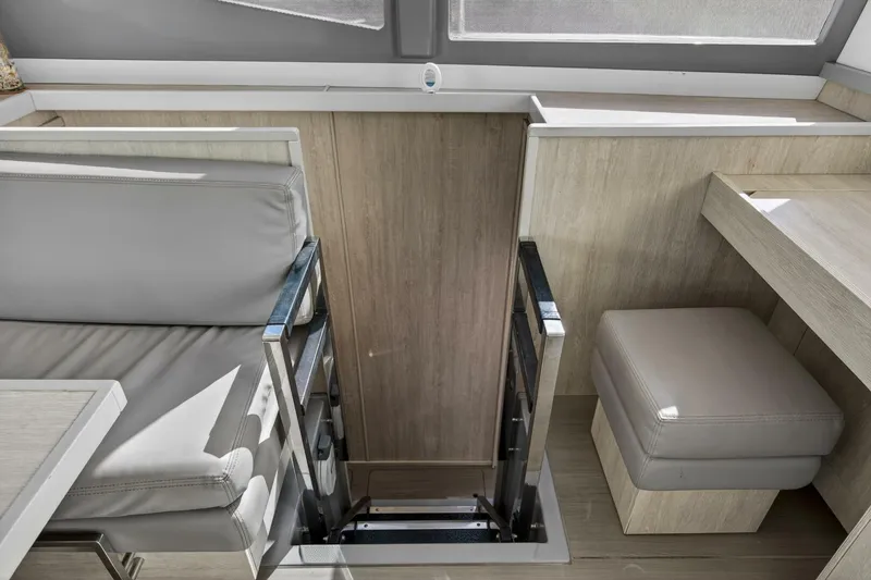 Slide: The Image of Leopard 45 2019 - 5887784