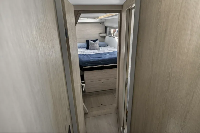 Slide: The Image of Leopard 45 2019 - 5887785