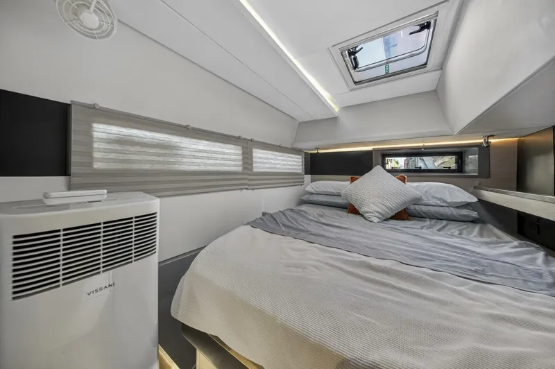 Slide: The Image of Leopard 45 2019 - 5887794