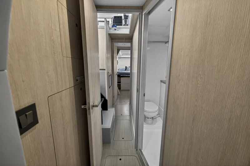 Slide: The Image of Leopard 45 2019 - 5887796