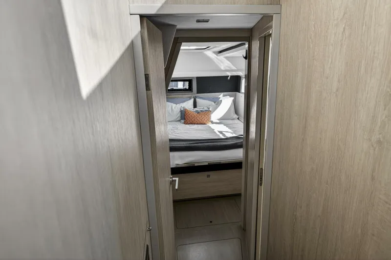 Slide: The Image of Leopard 45 2019 - 5887798