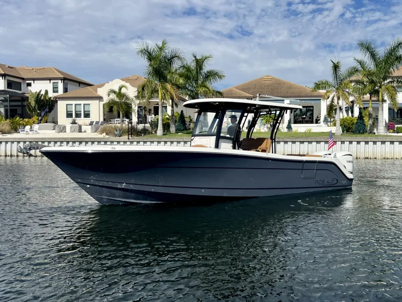 Slide: The Image of Robalo R302 Center Console 2025 - 5863484