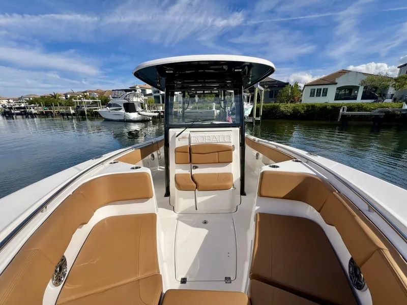 Slide: The Image of Robalo R302 Center Console 2025 - 5863479