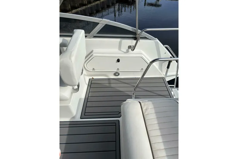 Slide: The Image of Carver 320 Voyager 1996 - 5863979