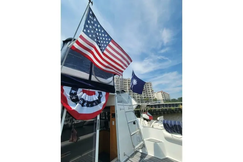 Slide: The Image of Carver Yachts 320 Voyager 1996 - 5863975