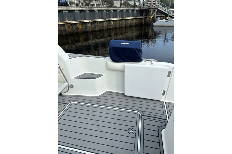 Slide: The Image of Carver Yachts 320 Voyager 1996 - 5863980