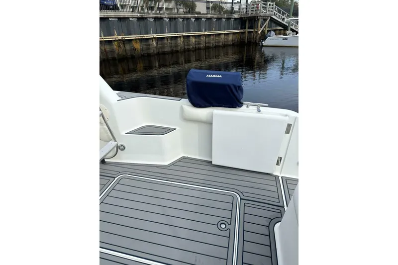 Slide: The Image of Carver Yachts 320 Voyager 1996 - 5863981