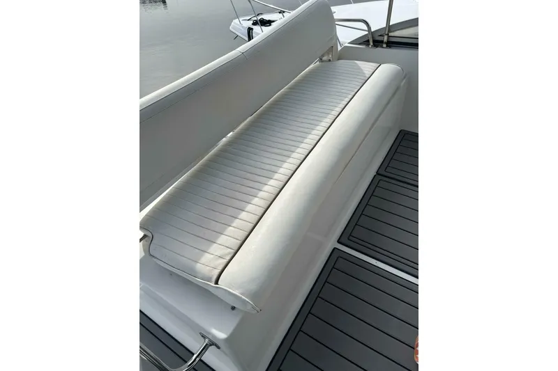 Slide: The Image of Carver Yachts 320 Voyager 1996 - 5863987