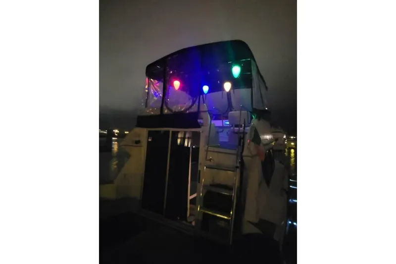 Slide: The Image of Carver Yachts 320 Voyager 1996 - 5863996