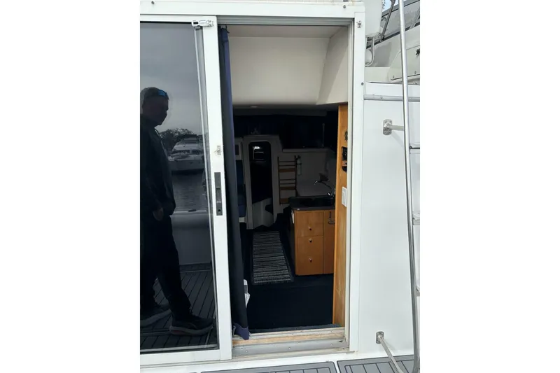 Slide: The Image of Carver Yachts 320 Voyager 1996 - 5864002