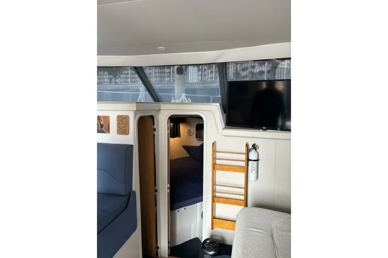 Slide: The Image of Carver Yachts 320 Voyager 1996 - 5864006