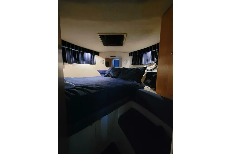 Slide: The Image of Carver Yachts 320 Voyager 1996 - 5864008