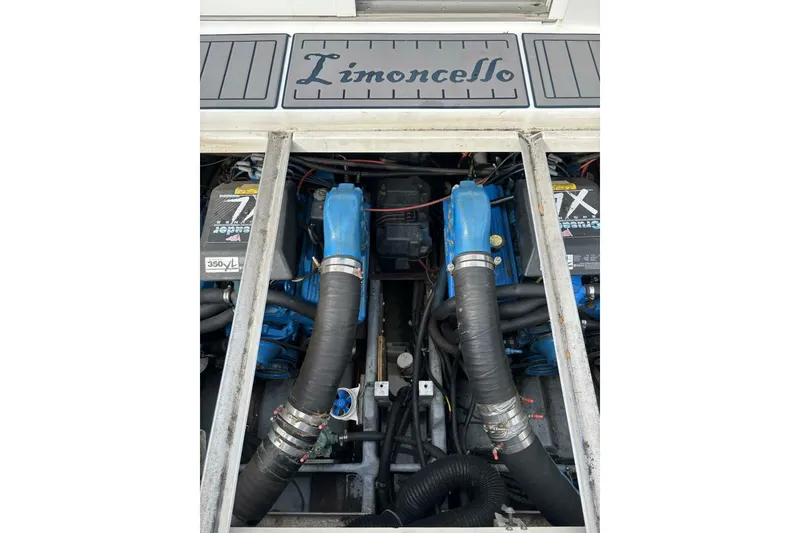 Slide: The Image of Carver Yachts 320 Voyager 1996 - 5864015