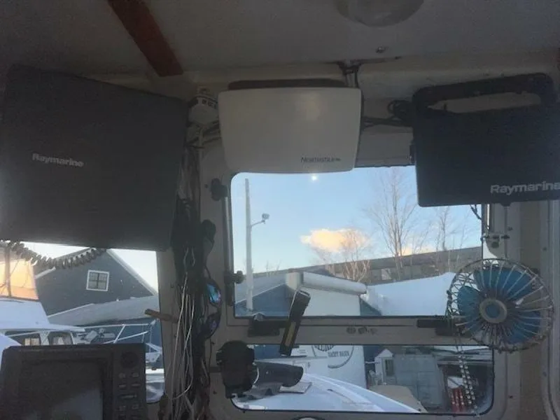 Slide: The Image of Helm Electronics - 5864277