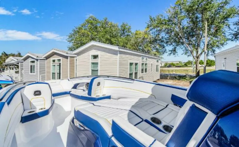 Slide: The Image of Renegade 38GTS 2026 - 5864497