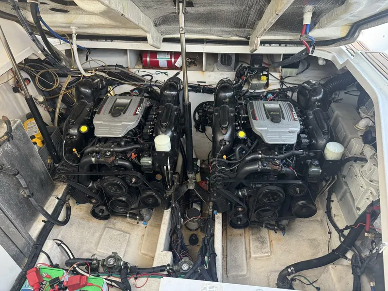 Slide: The Image of Sea Ray 330 Sundancer 2011 - 5871839